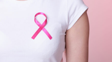 6 common signs of breast cancer