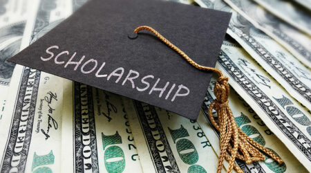 7 popular scholarships for college students