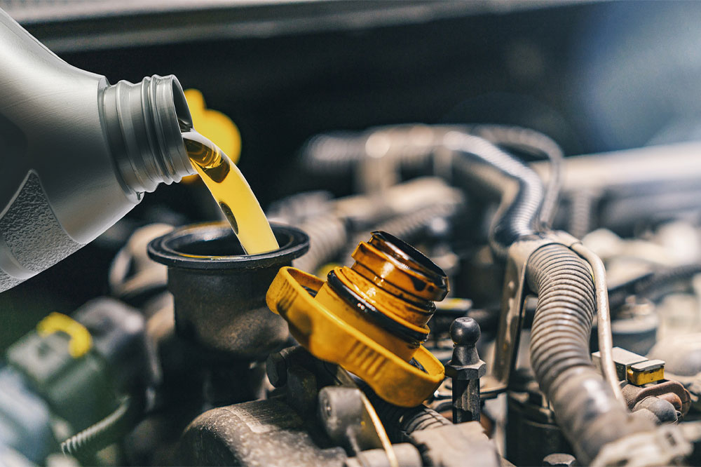 5 benefits of replacing car engine oil on time