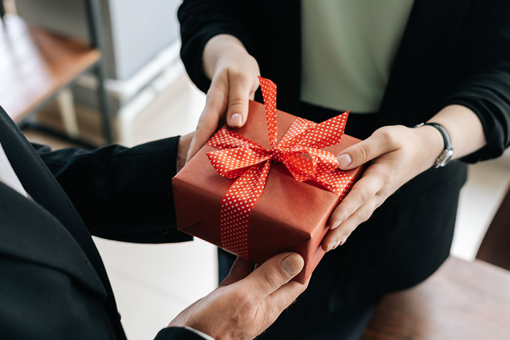 9 fun corporate employee gift ideas