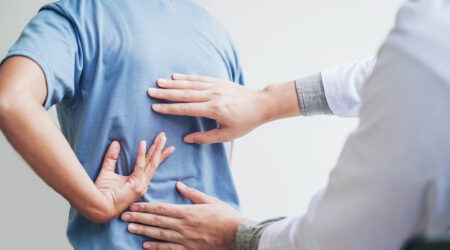 Back pain &#8211; What are the symptoms and natural remedies