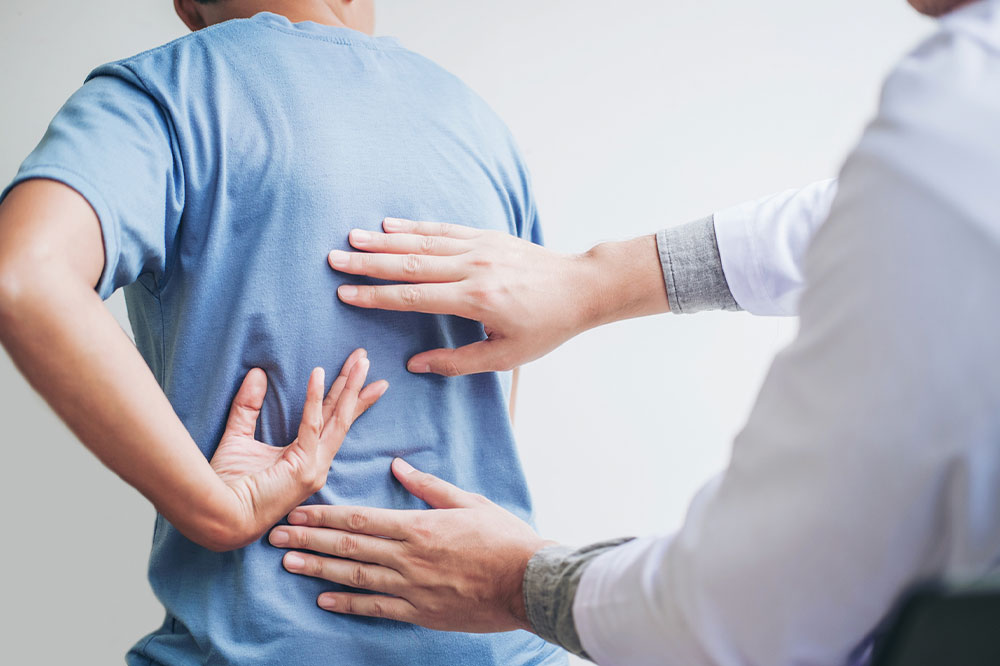 Back pain &#8211; What are the symptoms and natural remedies