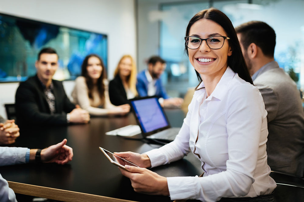 10 benefits of choosing advertising and marketing as a career