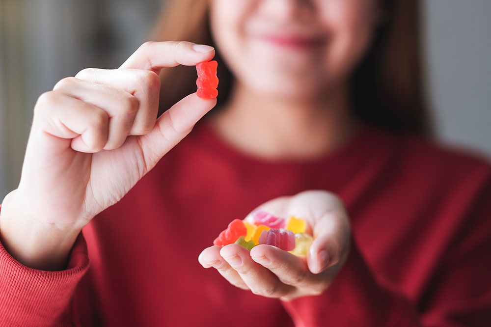 Pros and cons of keto gummies and top options