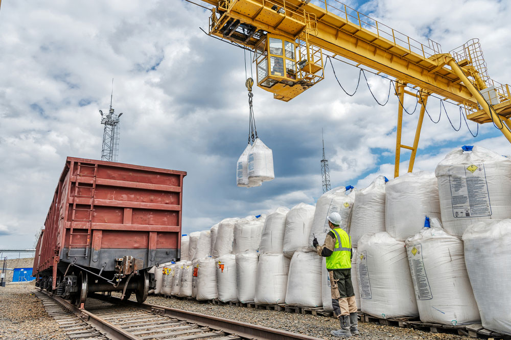 Types of material handling equipment and their benefits